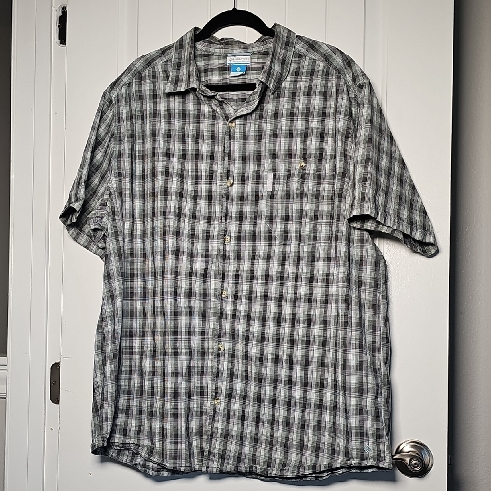 Columbia XXL Classic Black and Gray Plaid Button Down Shirt
